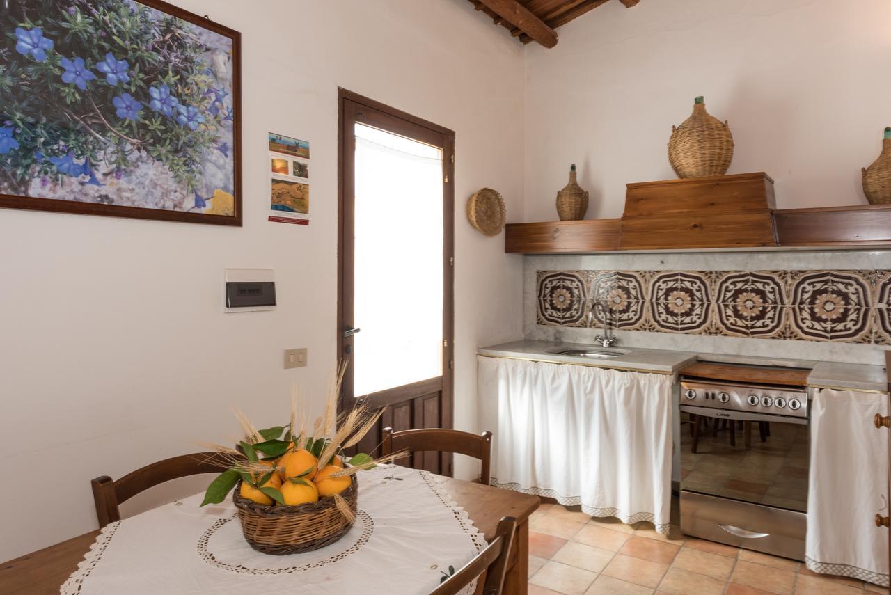 Azienda Agrituristica Tenuta Pizzolungo Erice Kültér fotó